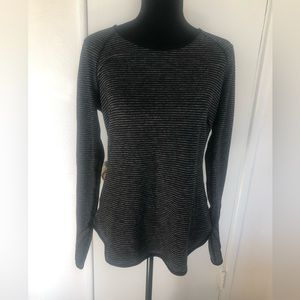 Luluemon Atheltica  Reversable Knit Top Size 10